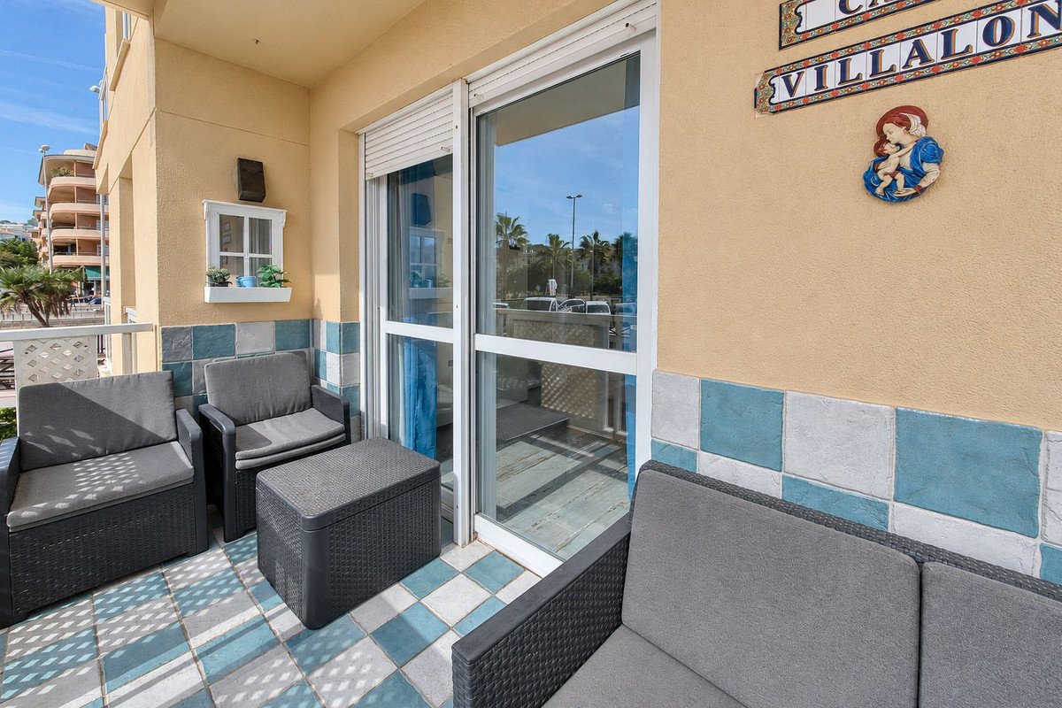 2 Bed Middle Floor Apartment in San Luis de Sabinillas