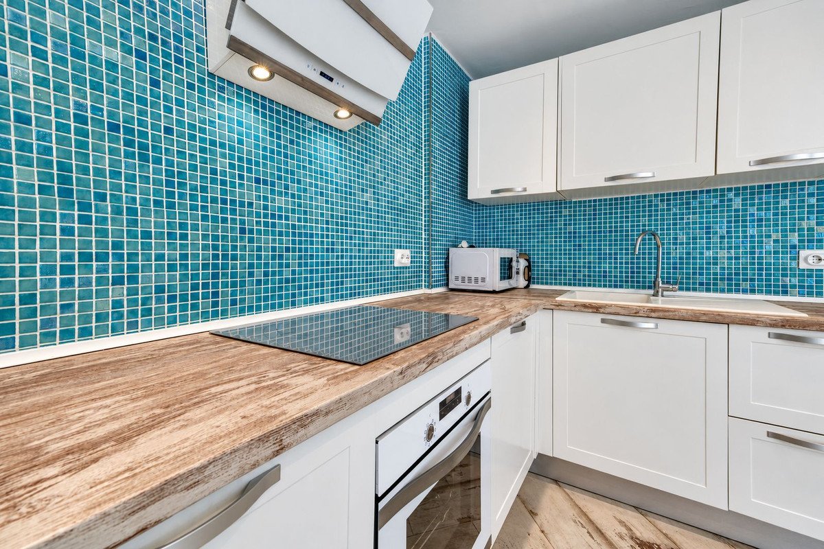 2 Bed Middle Floor Apartment in San Luis de Sabinillas