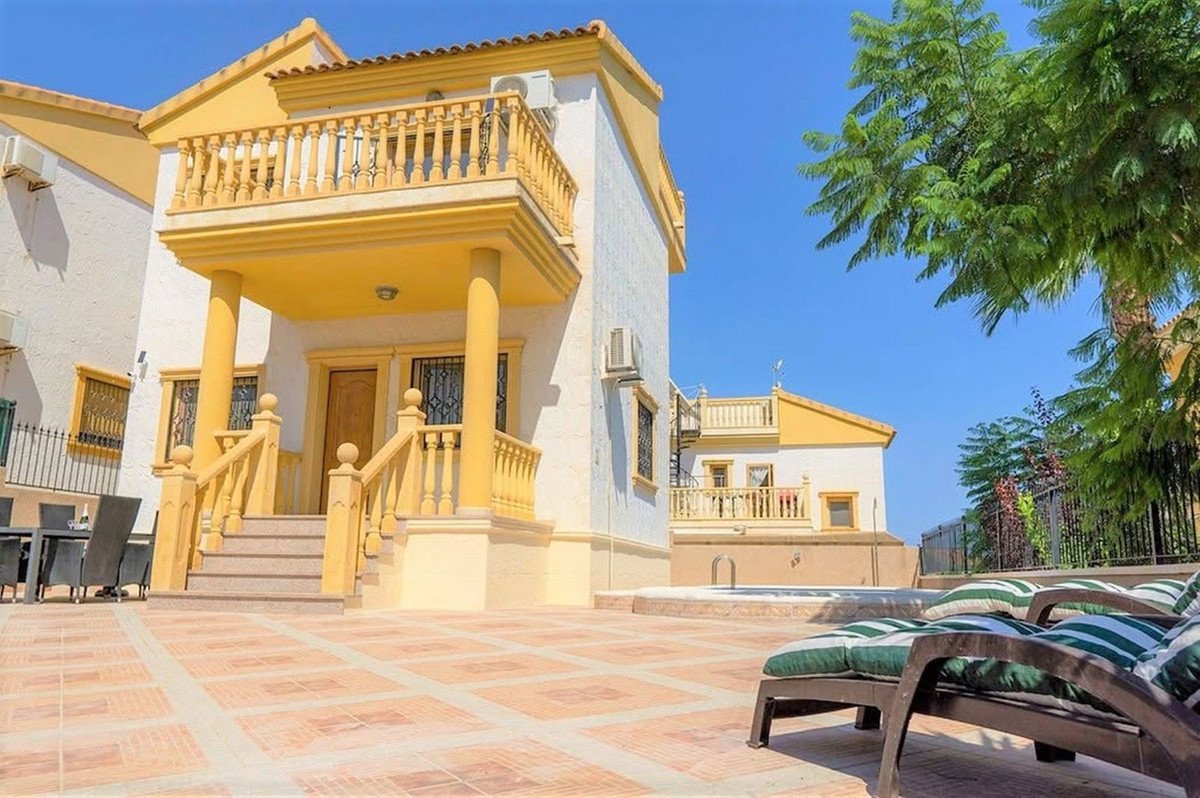 3 Bed Detached Villa in Alicante