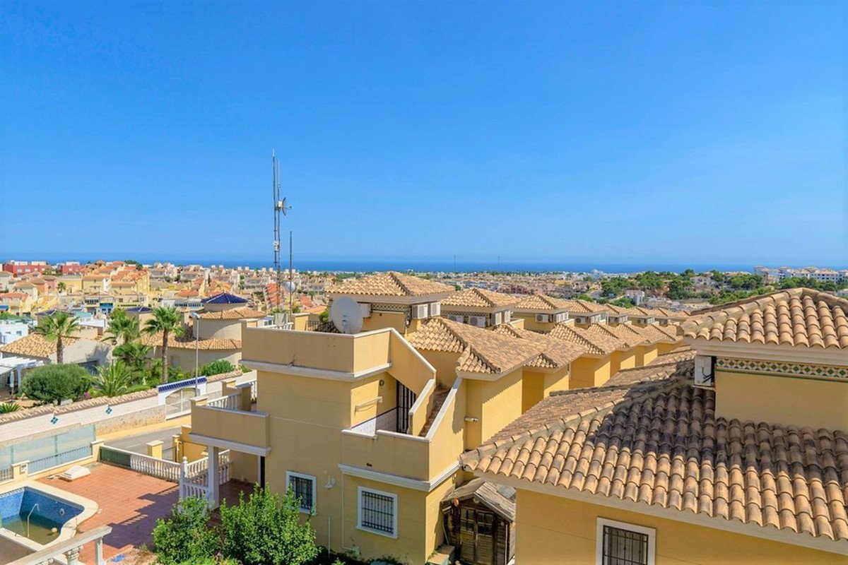 3 Bed Detached Villa in Alicante