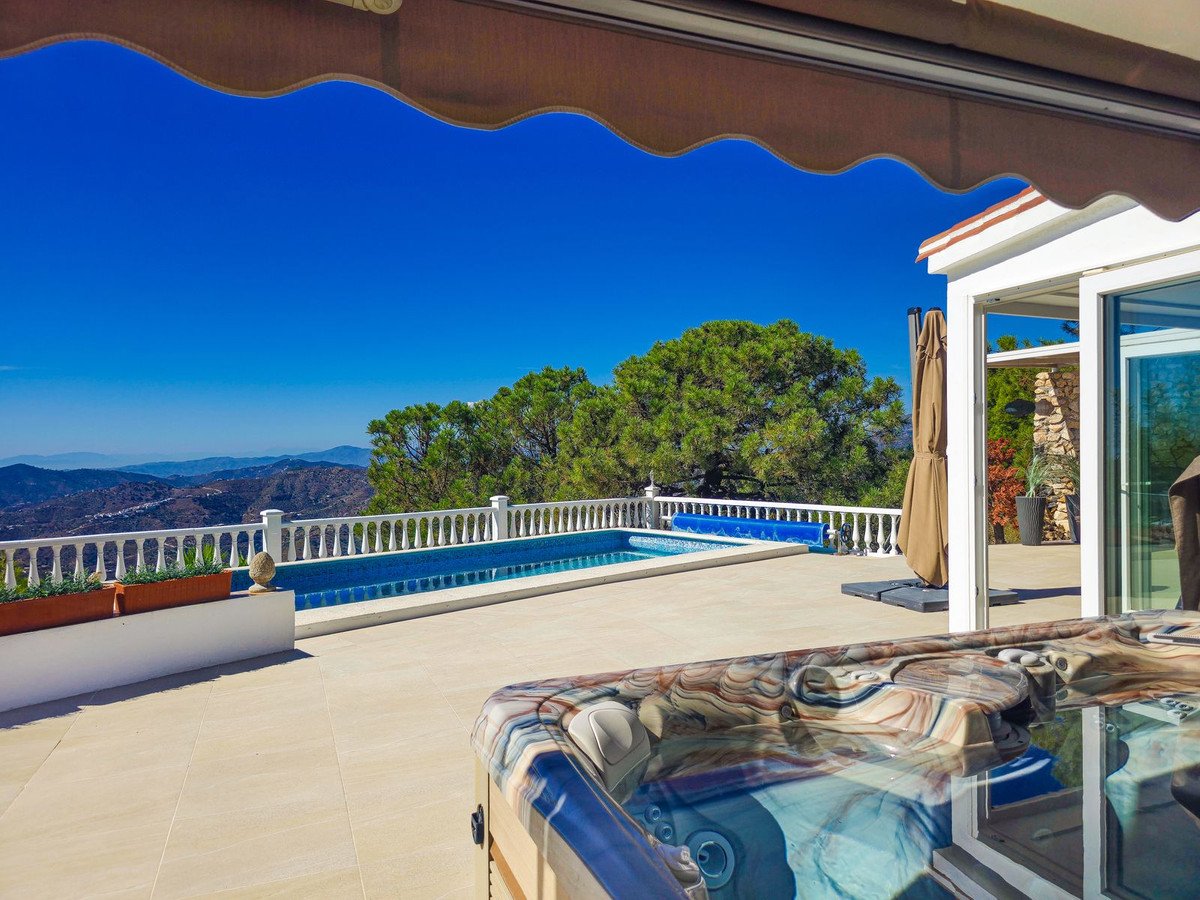 3 Bed Detached Villa in Cómpeta