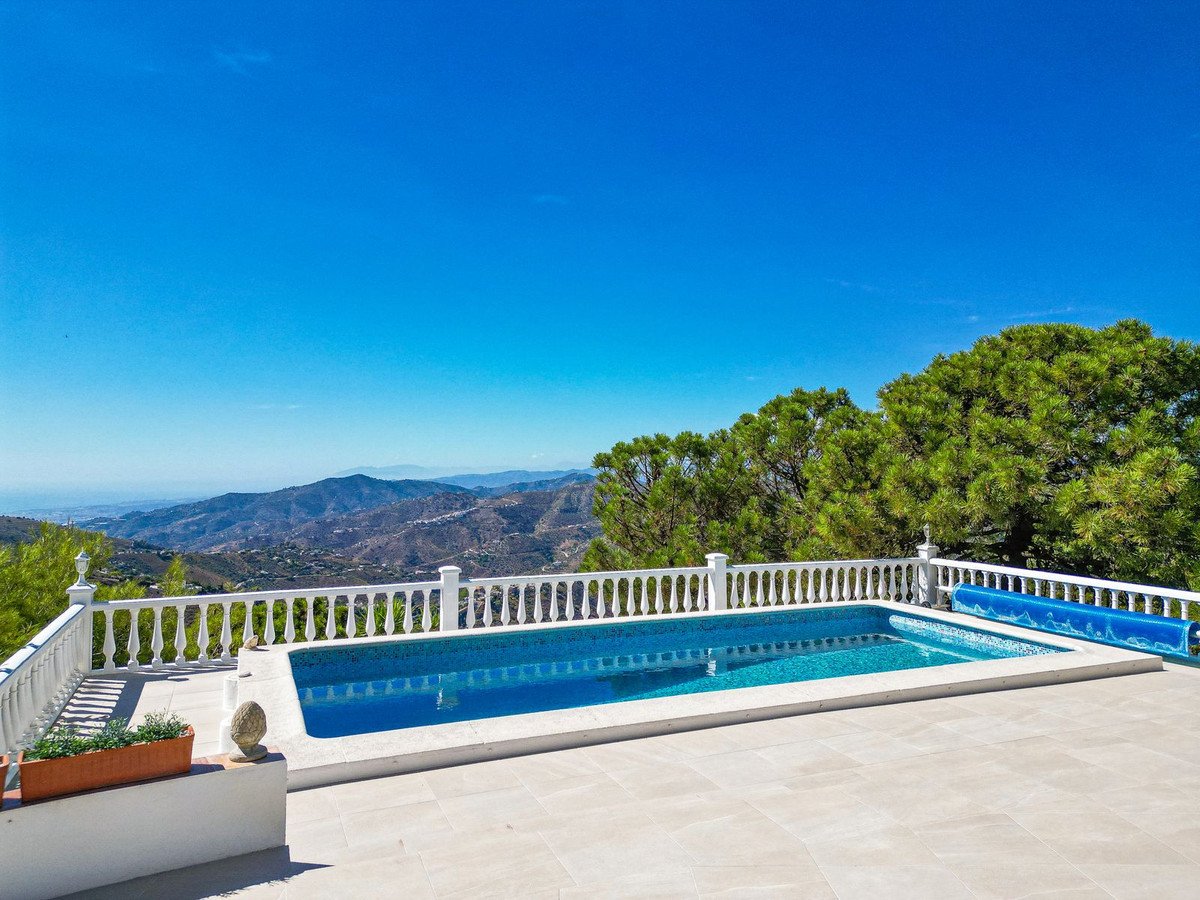 3 Bed Detached Villa in Cómpeta