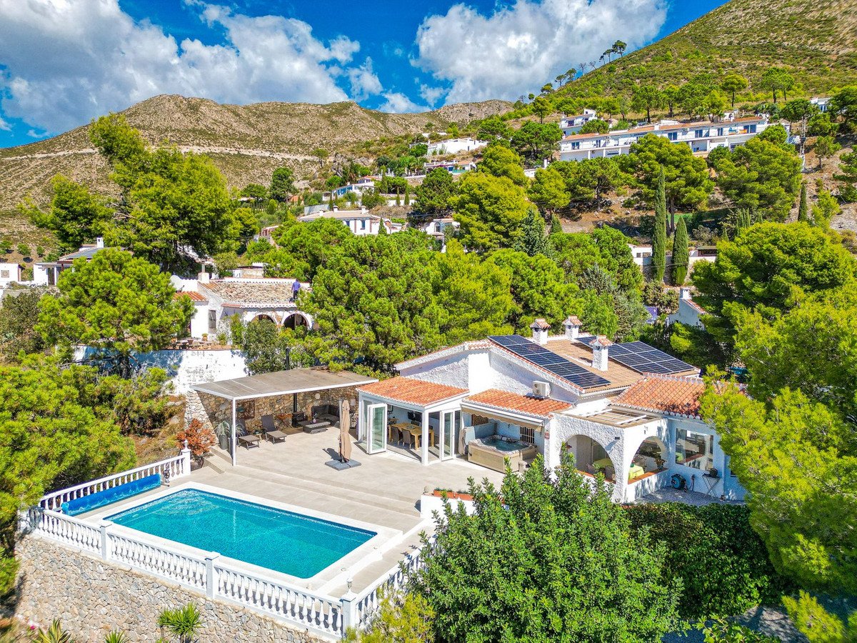 3 Bed Detached Villa in Cómpeta