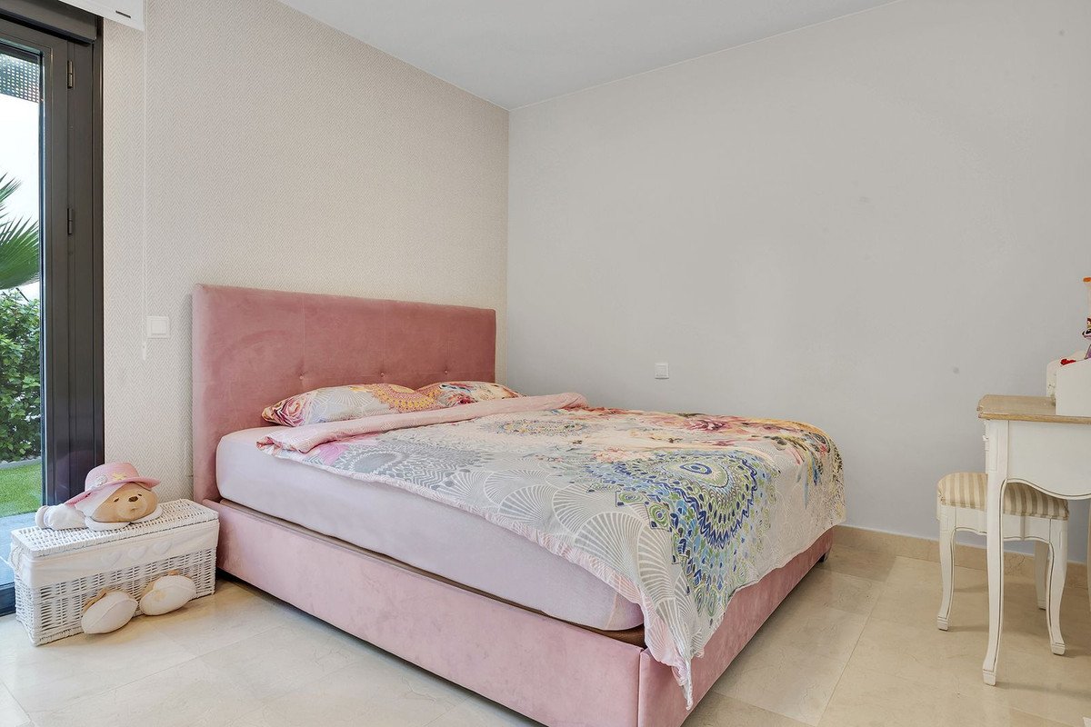 2 Bed Ground Floor Apartment in Los Flamingos