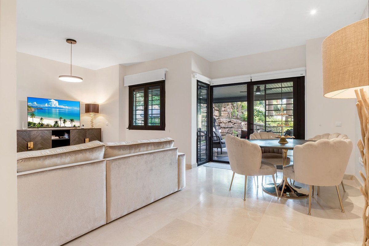 2 Bed Ground Floor Apartment in Los Flamingos