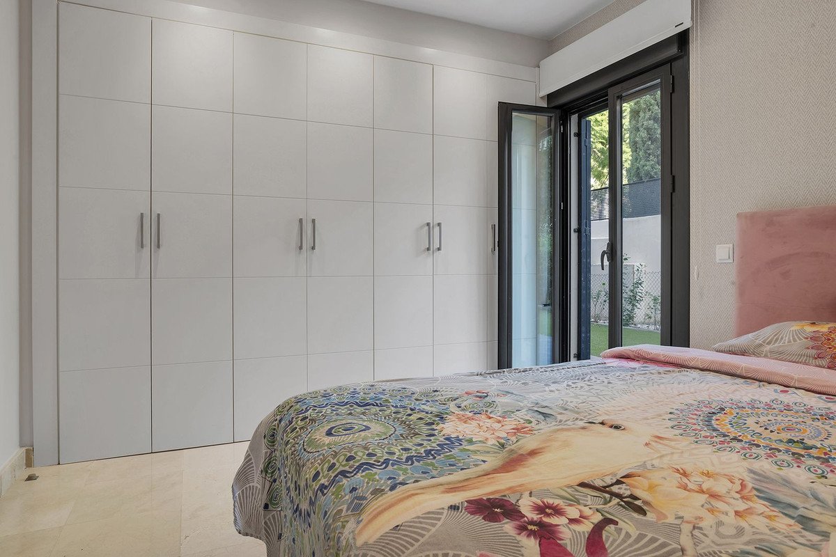 2 Bed Ground Floor Apartment in Los Flamingos