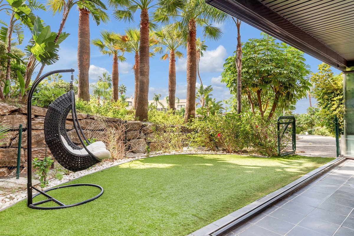 2 Bed Ground Floor Apartment in Los Flamingos