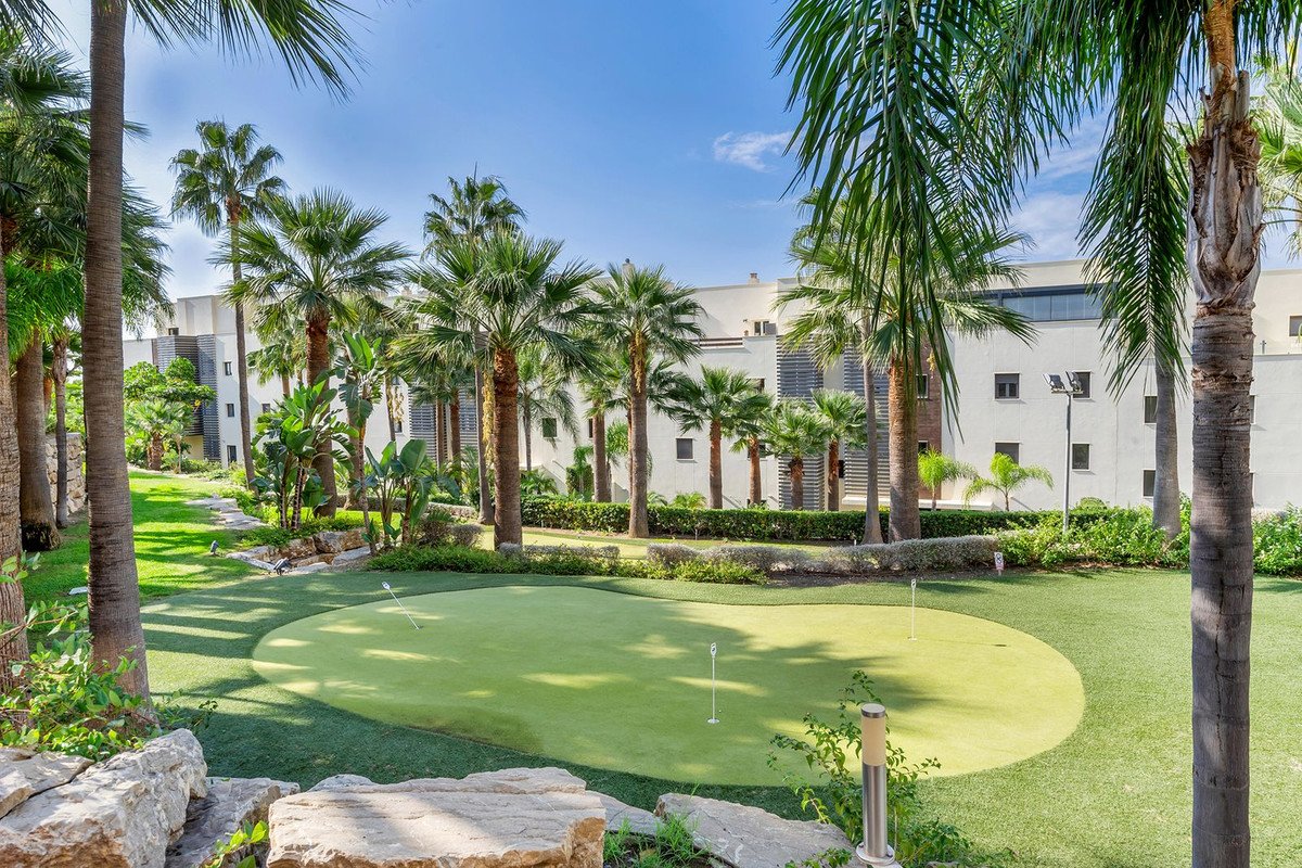 2 Bed Ground Floor Apartment in Los Flamingos