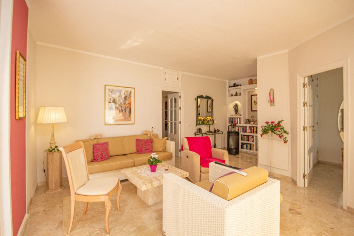 2 Bed Ground Floor Apartment in Calahonda