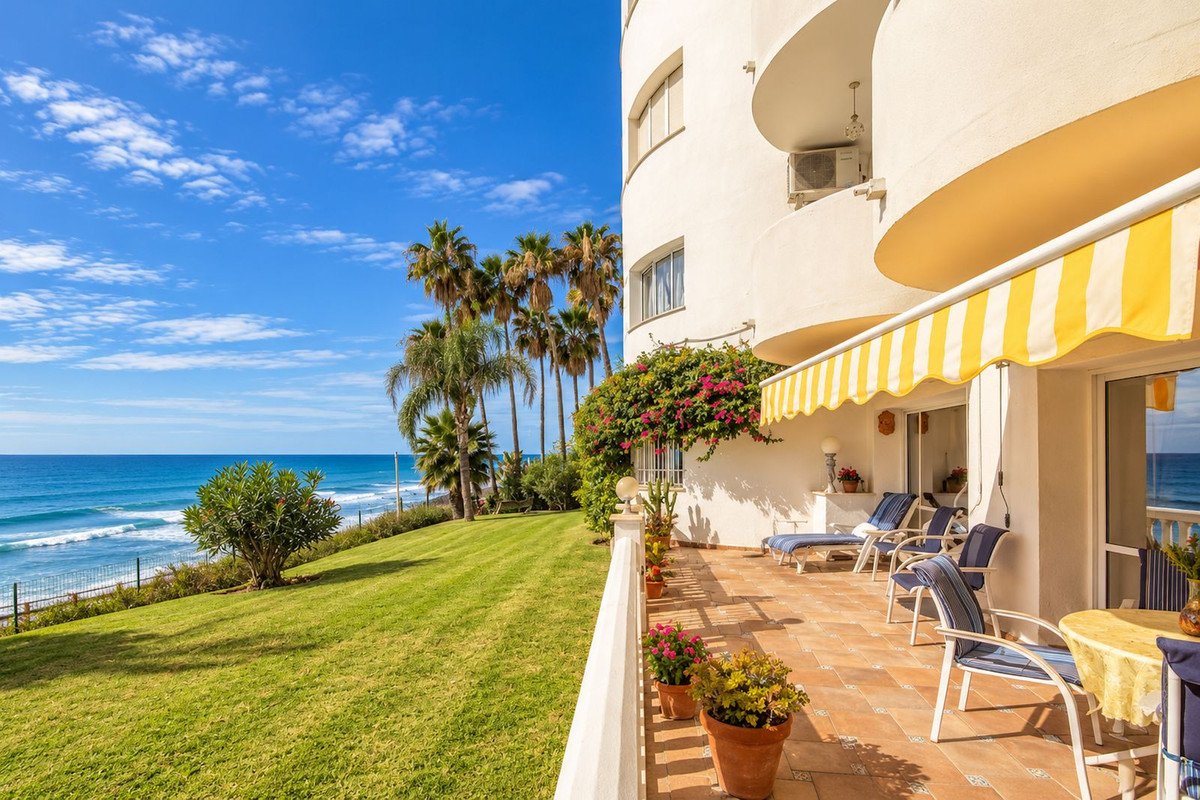 2 Bed Ground Floor Apartment in Calahonda