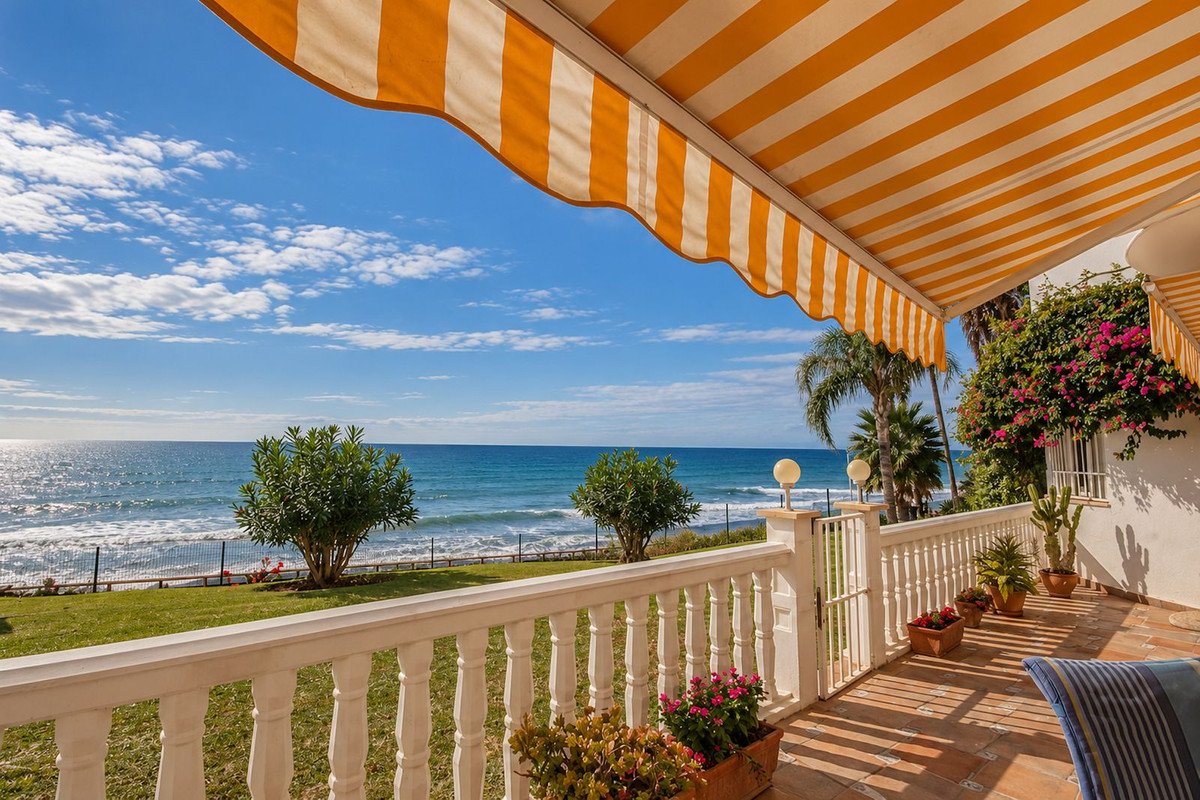 2 Bed Ground Floor Apartment in Calahonda