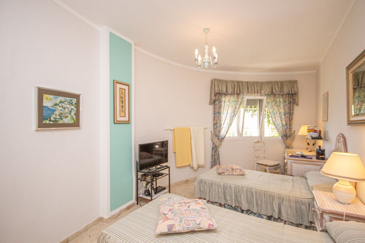 2 Bed Ground Floor Apartment in Calahonda