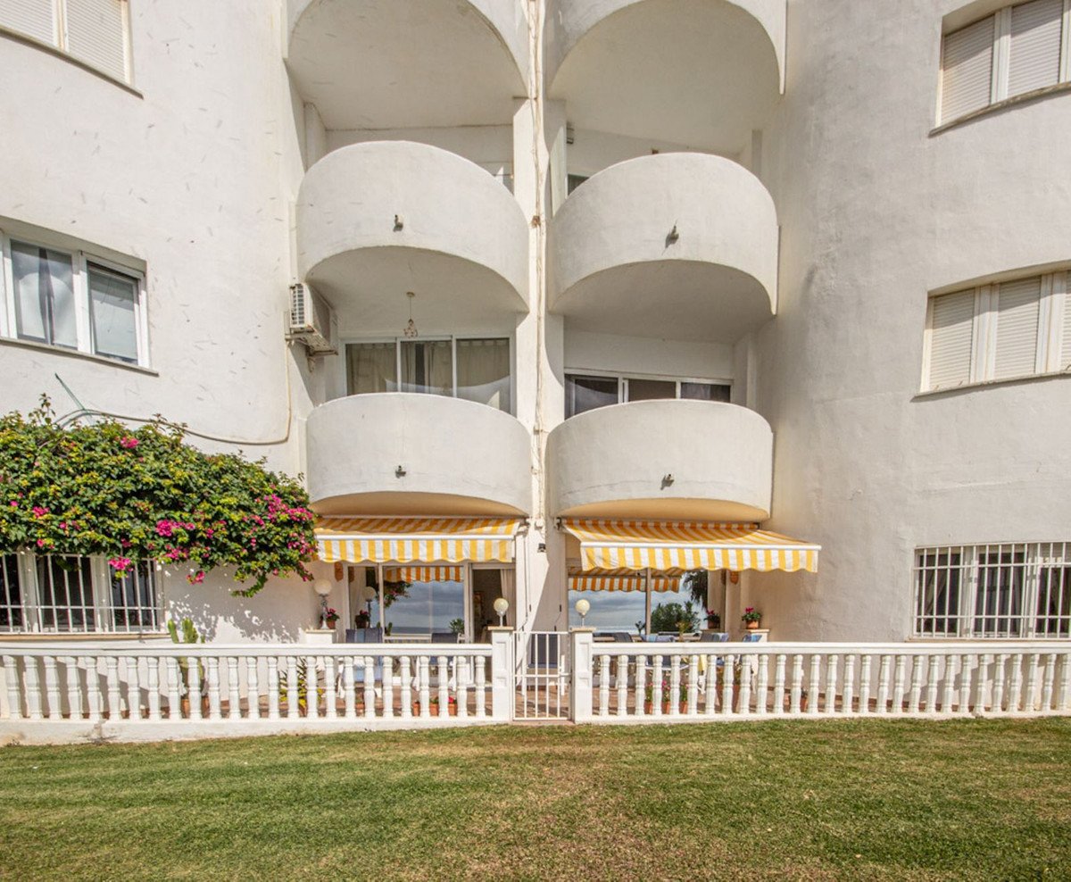 2 Bed Ground Floor Apartment in Calahonda