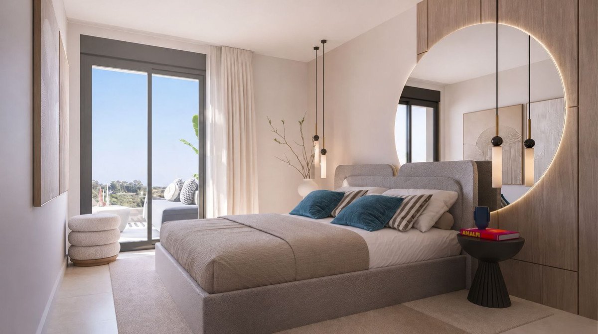 3 Bed Middle Floor Apartment in Estepona