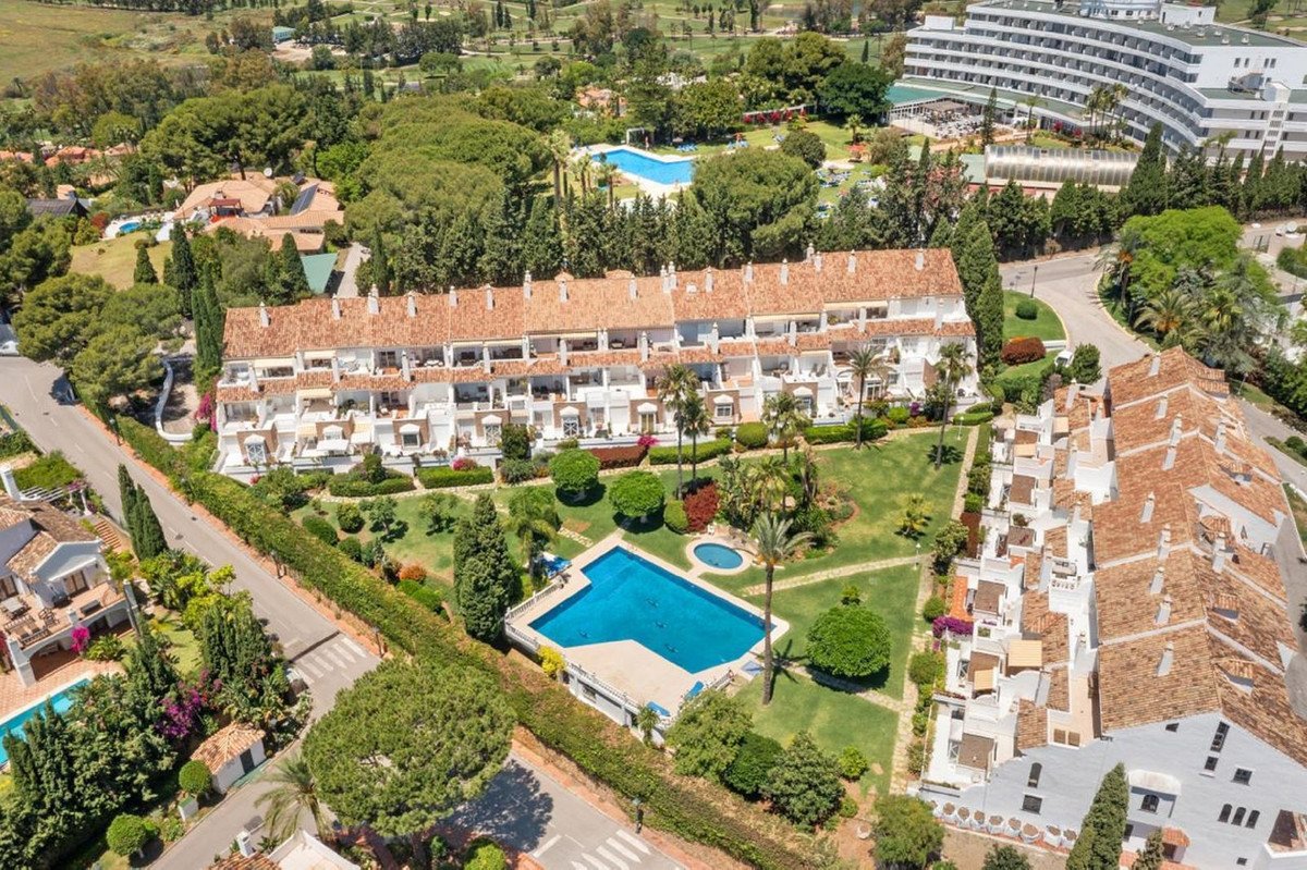 3 Bed Townhouse in Estepona