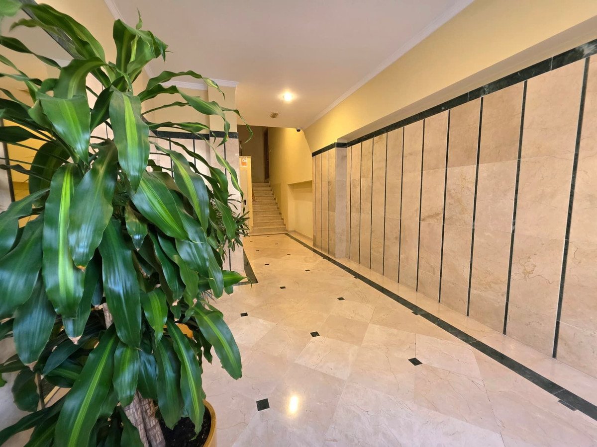 2 Bed Middle Floor Apartment in Marbella