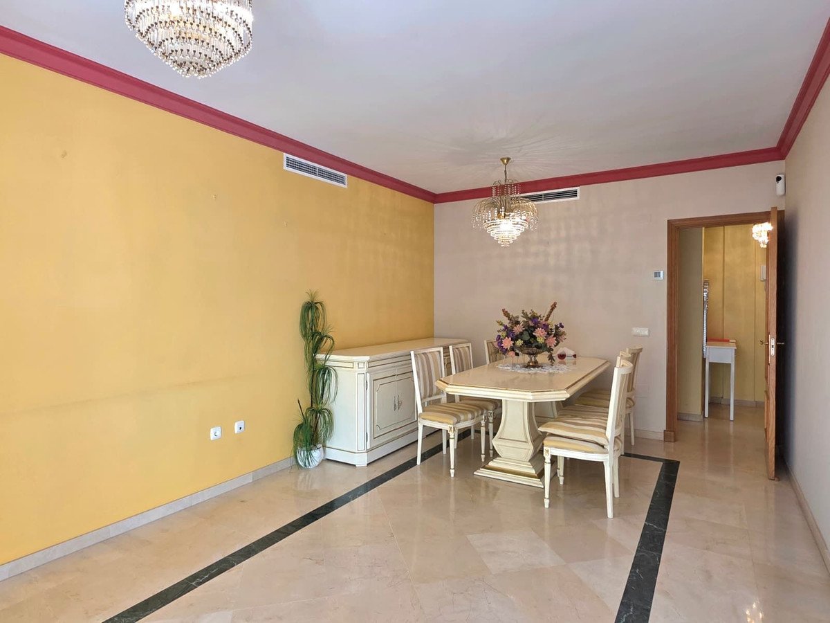 2 Bed Middle Floor Apartment in Marbella