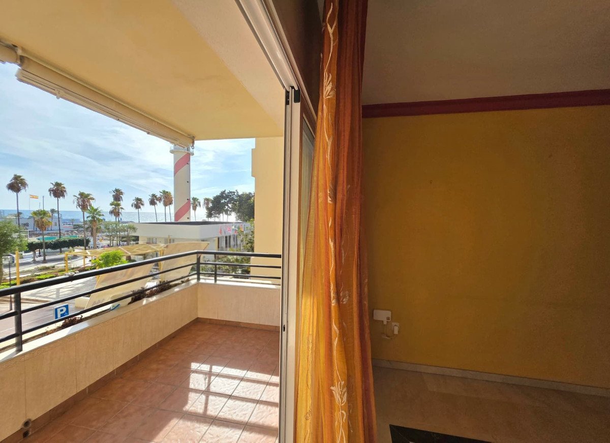 2 Bed Middle Floor Apartment in Marbella