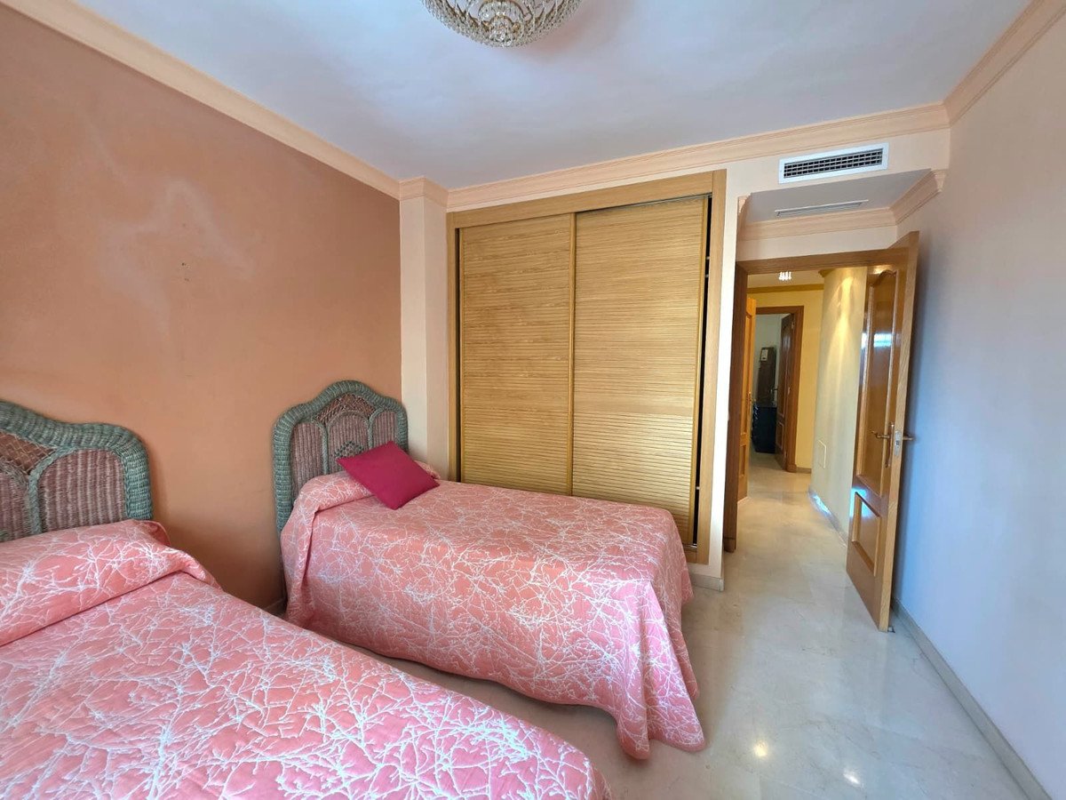 2 Bed Middle Floor Apartment in Marbella