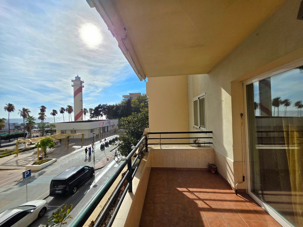 2 Bed Middle Floor Apartment in Marbella