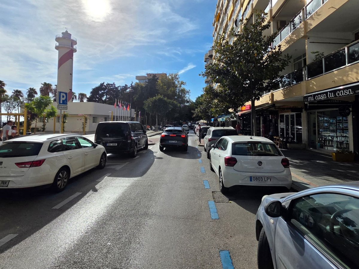 2 Bed Middle Floor Apartment in Marbella
