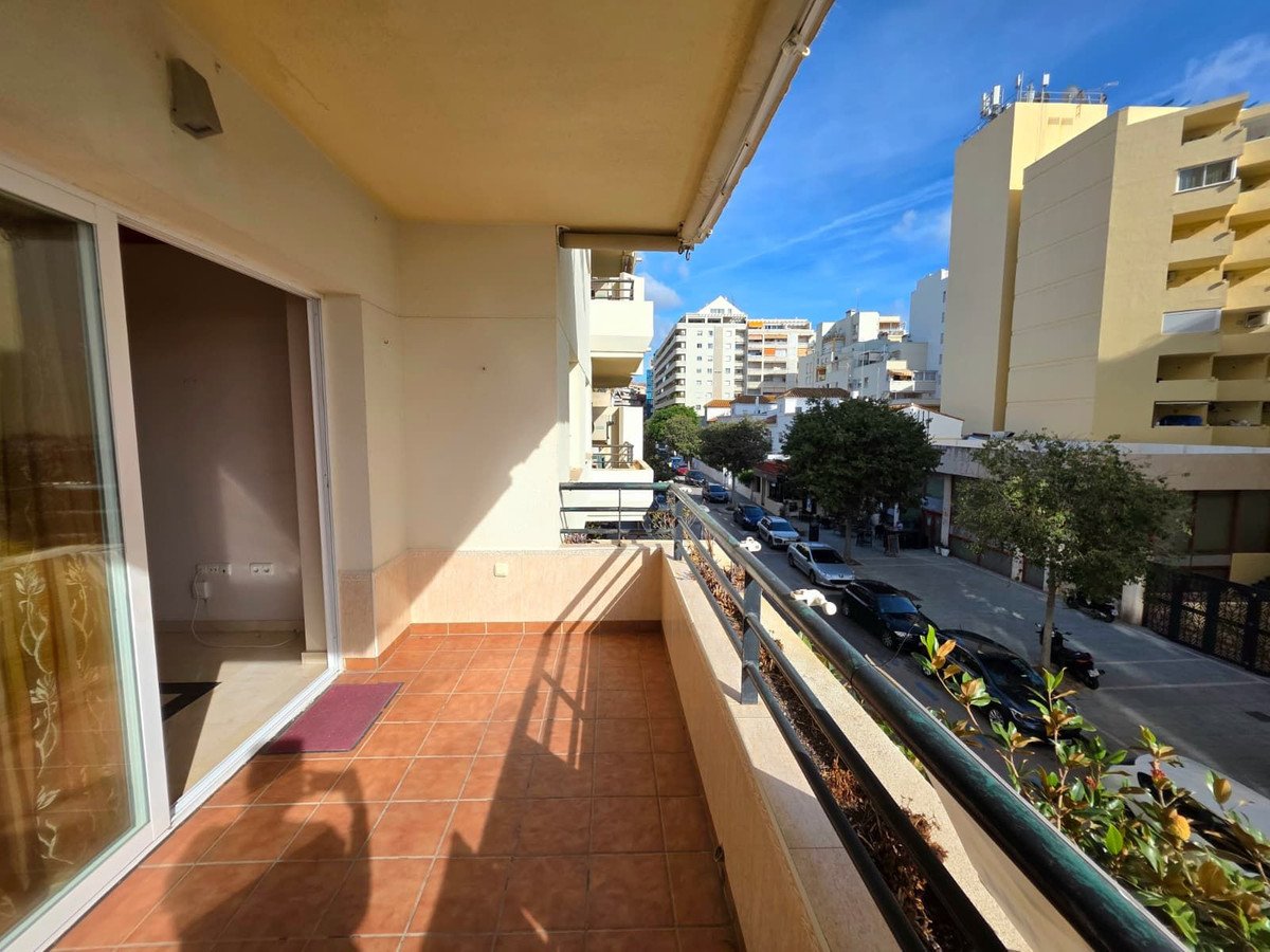 2 Bed Middle Floor Apartment in Marbella