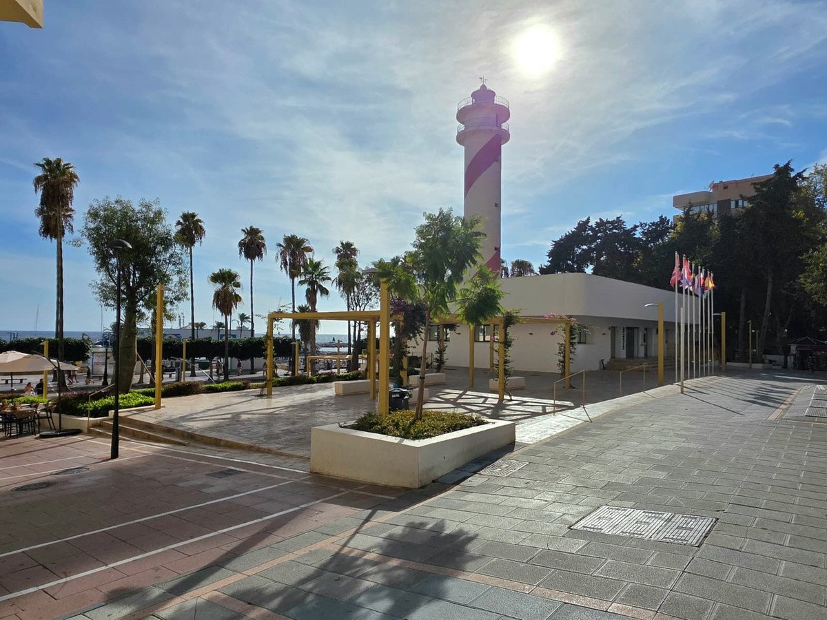 2 Bed Middle Floor Apartment in Marbella