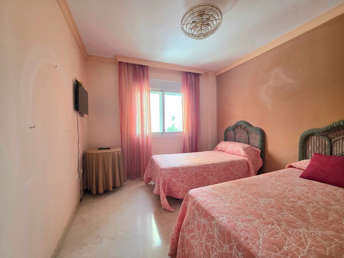 2 Bed Middle Floor Apartment in Marbella