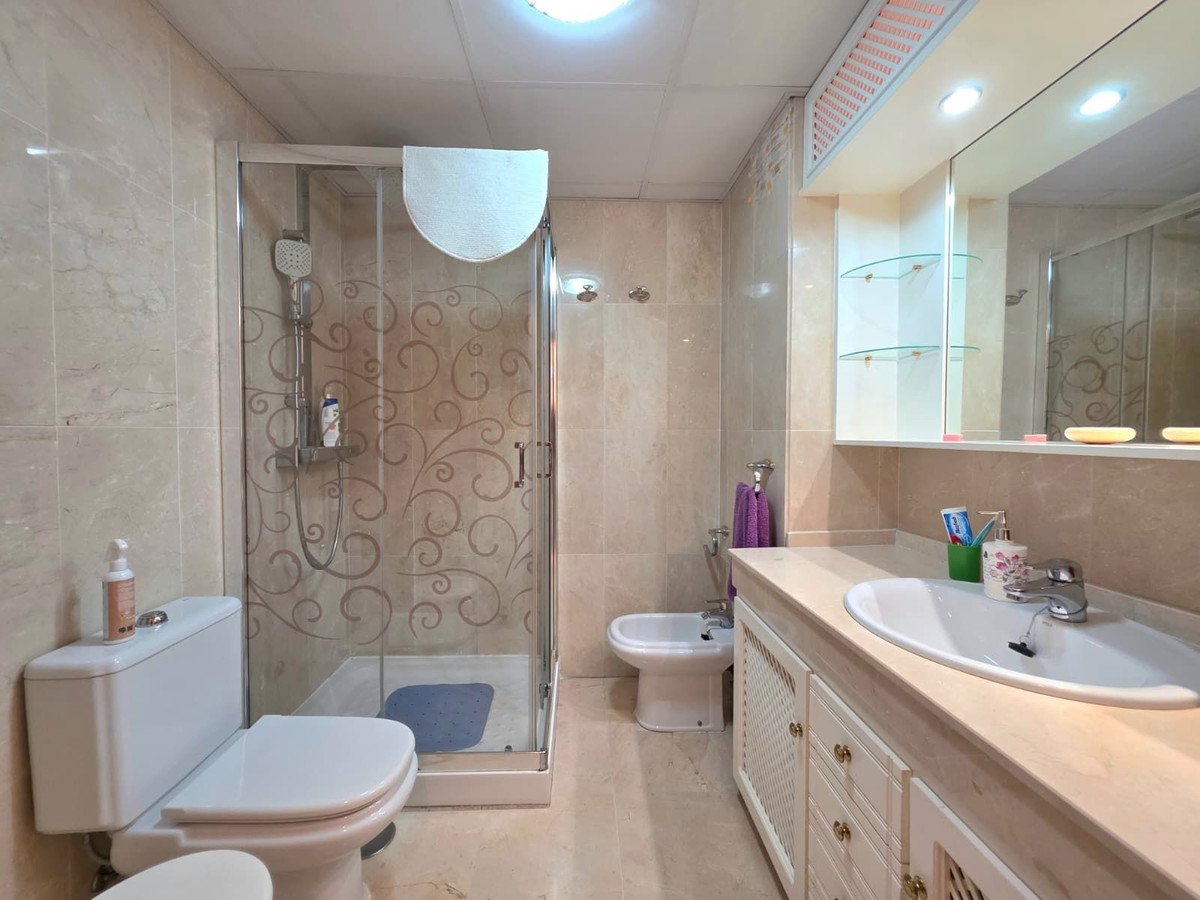 2 Bed Middle Floor Apartment in Marbella