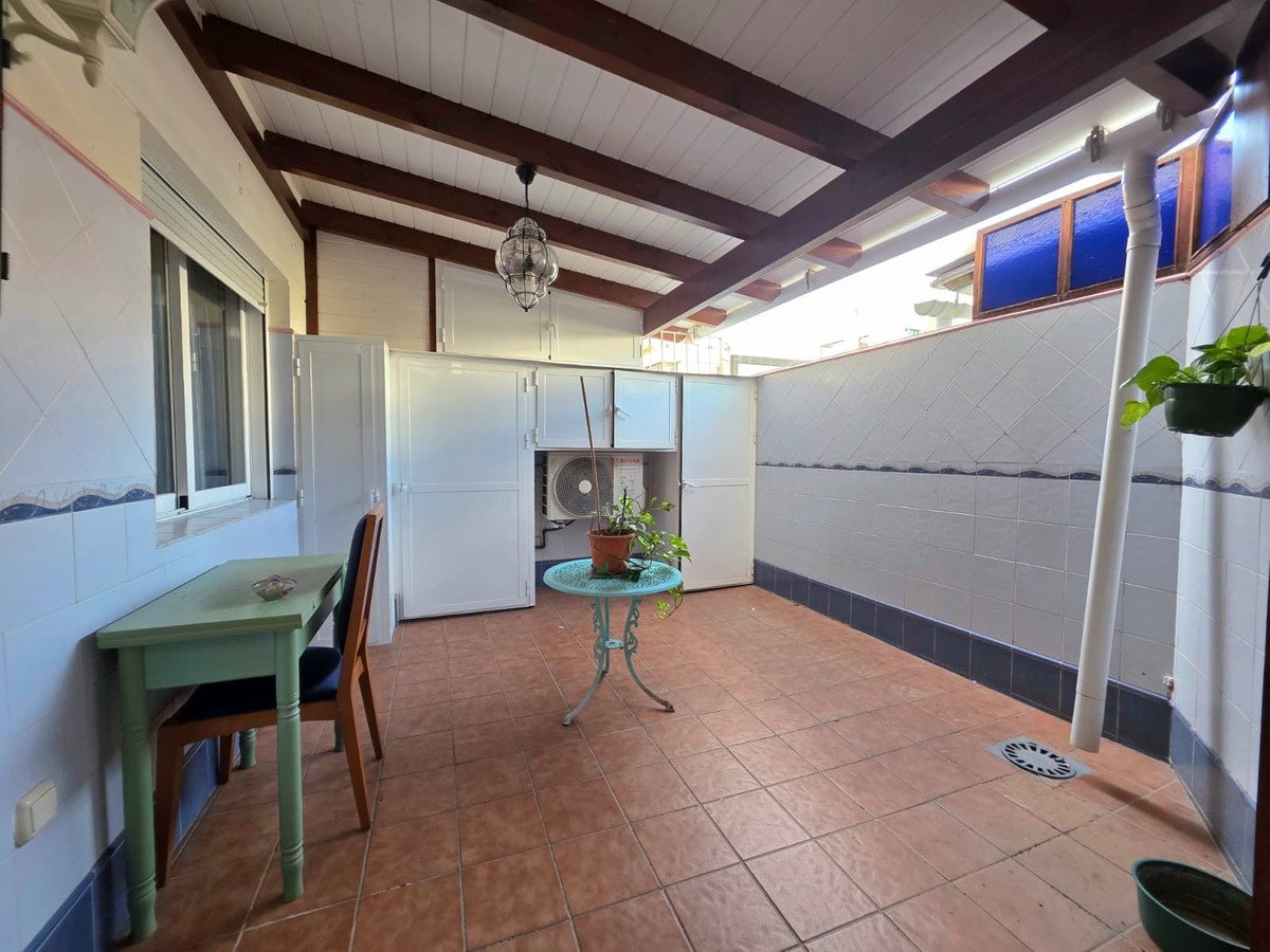 2 Bed Middle Floor Apartment in Marbella