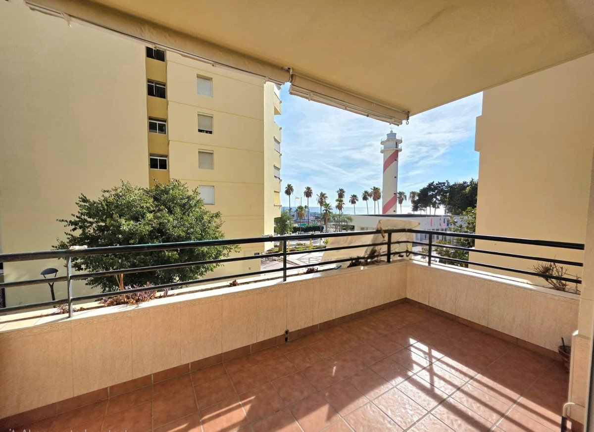 2 Bed Middle Floor Apartment in Marbella