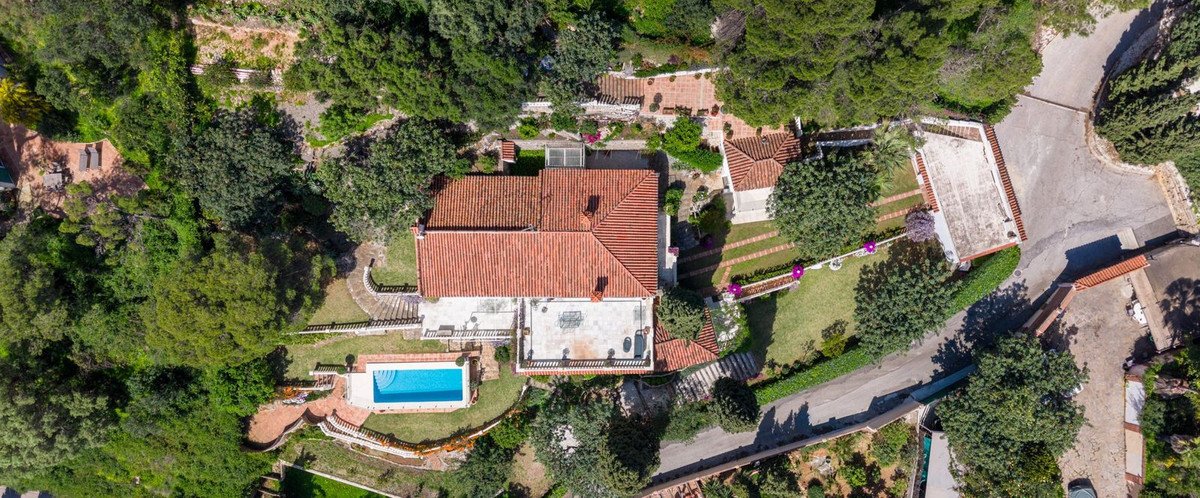 5 Bed Detached Villa in Marbella