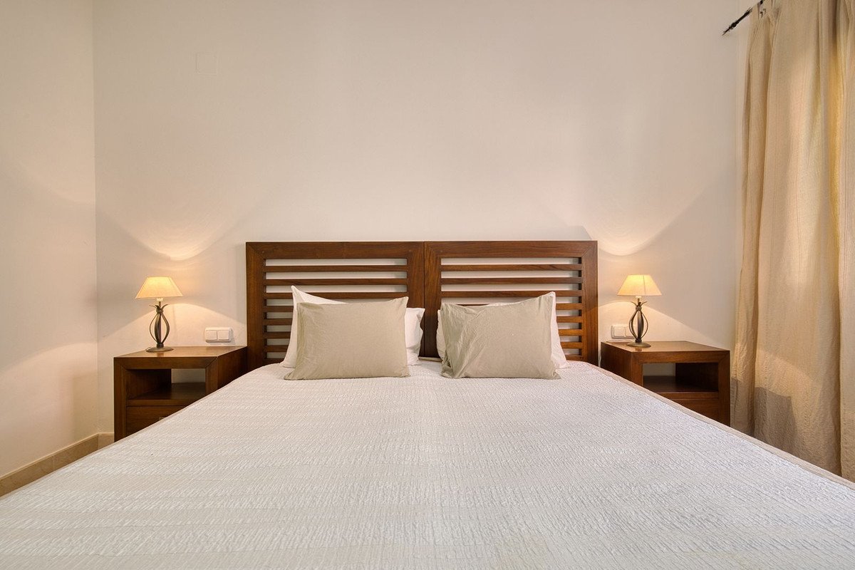 2 Bed Penthouse in Benahavís