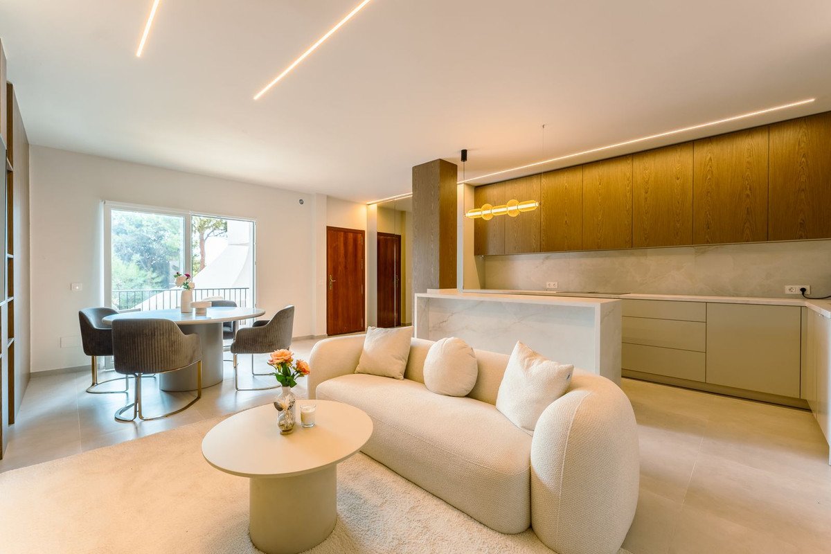 2 Bed Ground Floor Apartment in Aloha
