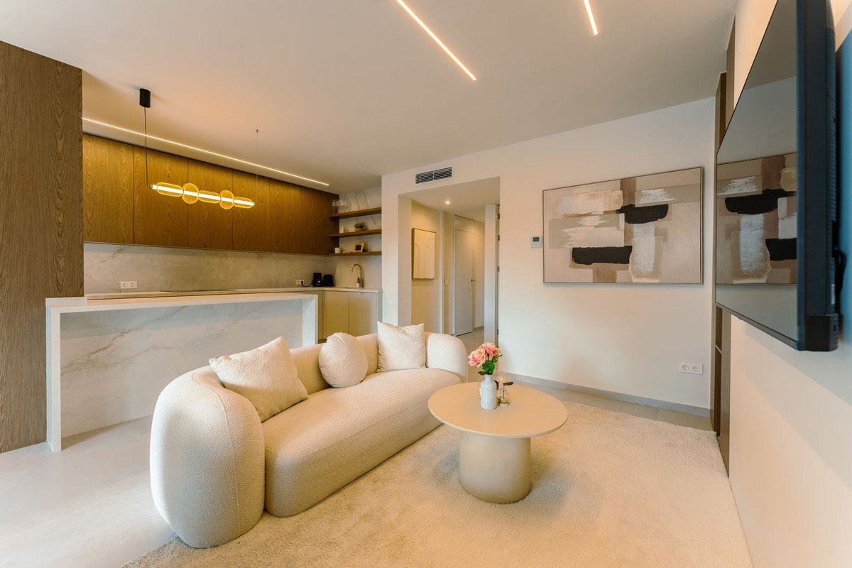 2 Bed Ground Floor Apartment in Aloha