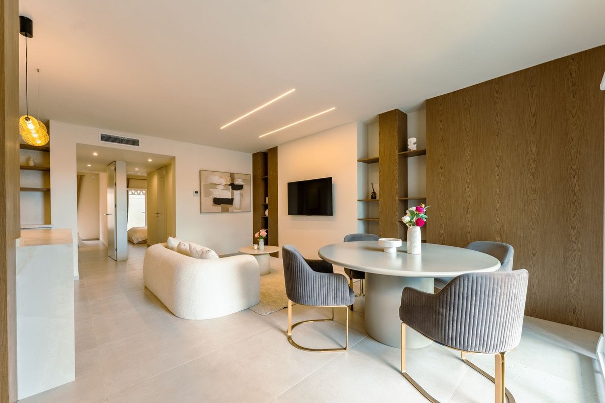 2 Bed Ground Floor Apartment in Aloha