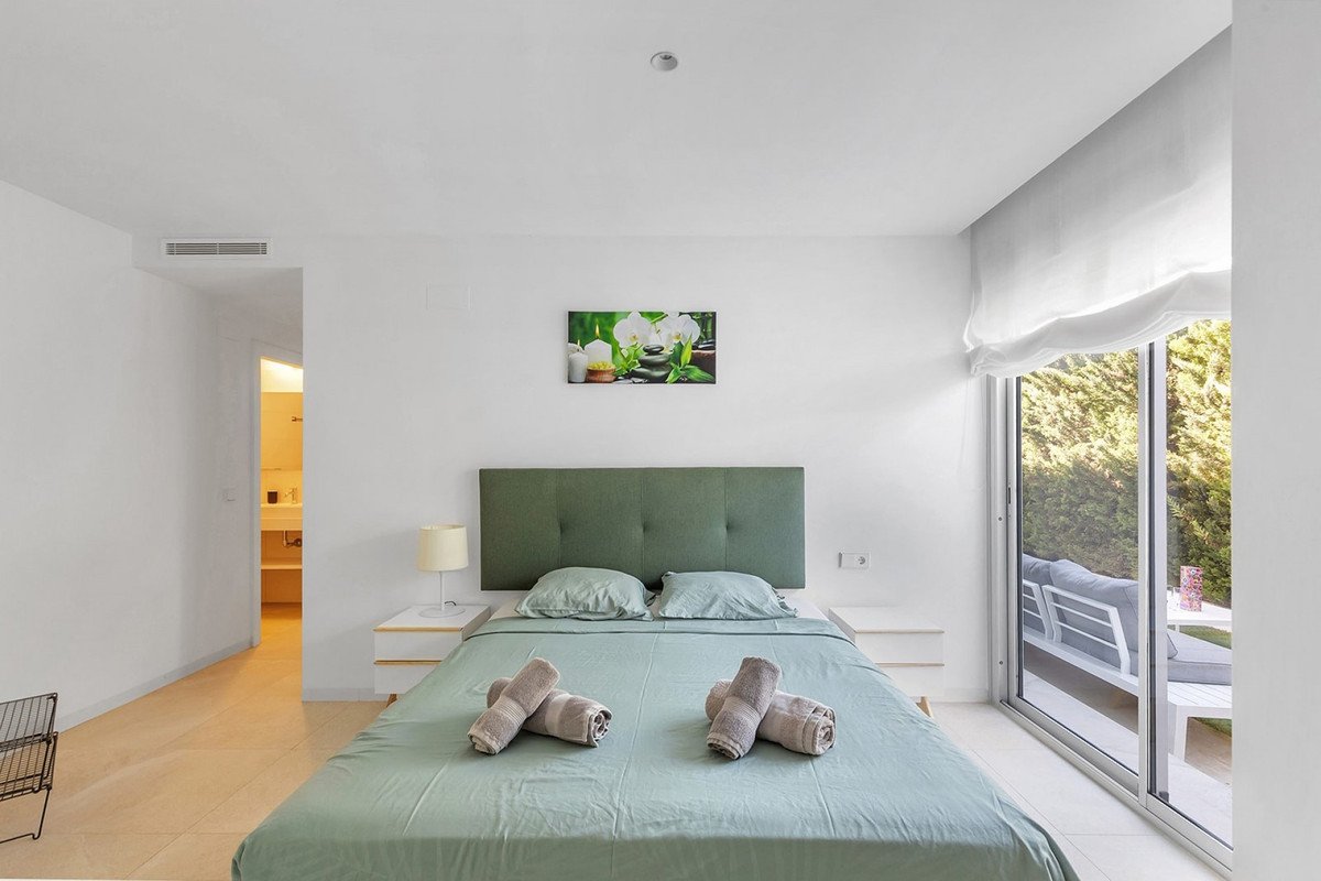 2 Bed Ground Floor Apartment in Los Balcones