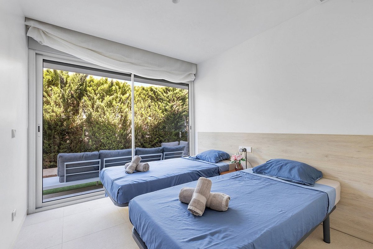 2 Bed Ground Floor Apartment in Los Balcones