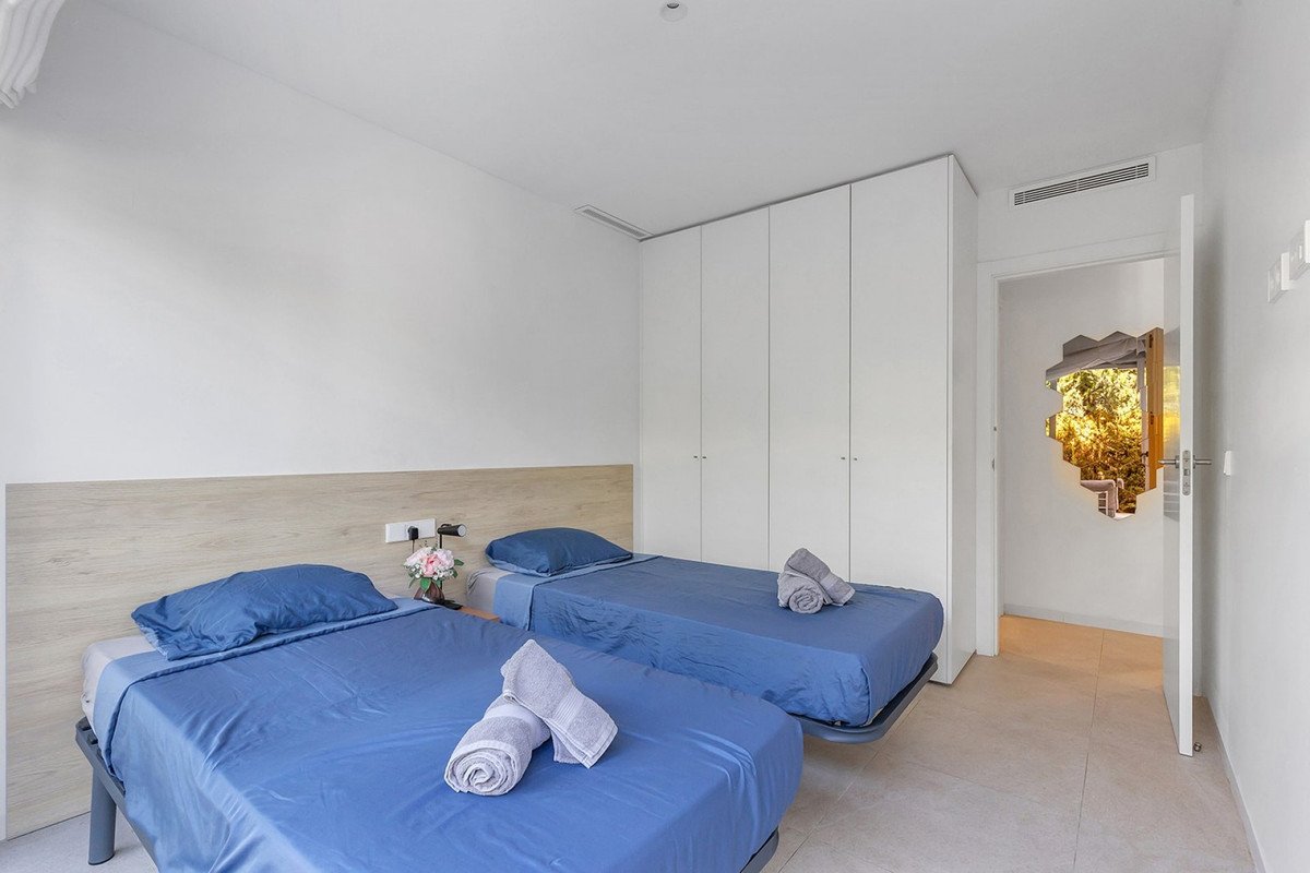 2 Bed Ground Floor Apartment in Los Balcones