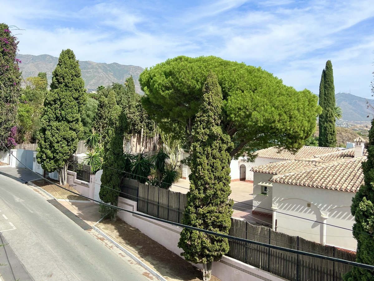 2 Bed Middle Floor Apartment in Mijas Golf
