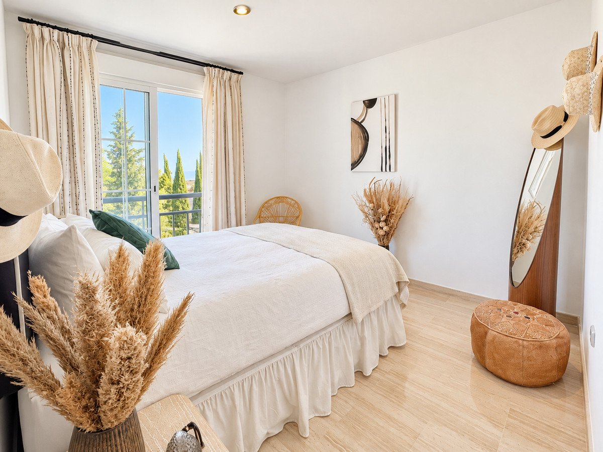 2 Bed Middle Floor Apartment in Mijas Golf