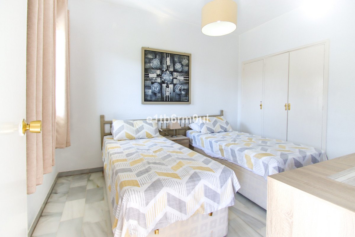 2 Bed Middle Floor Apartment in The Golden Mile