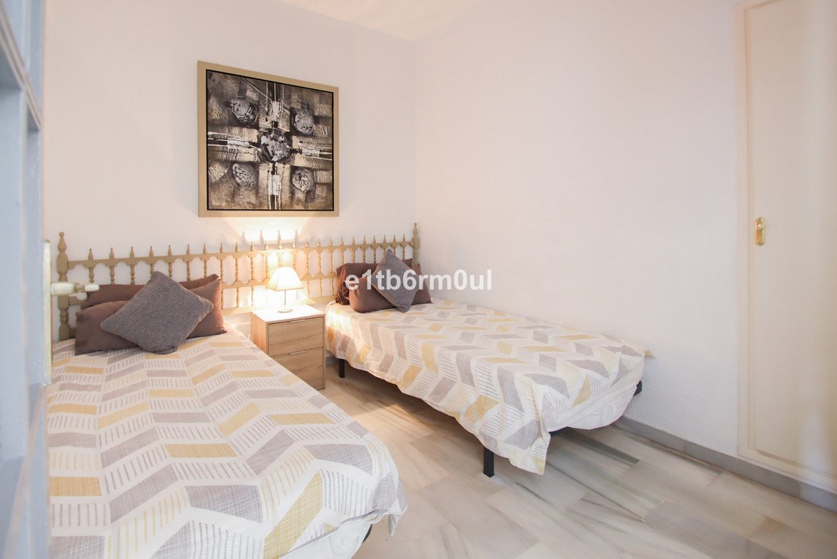 2 Bed Middle Floor Apartment in The Golden Mile