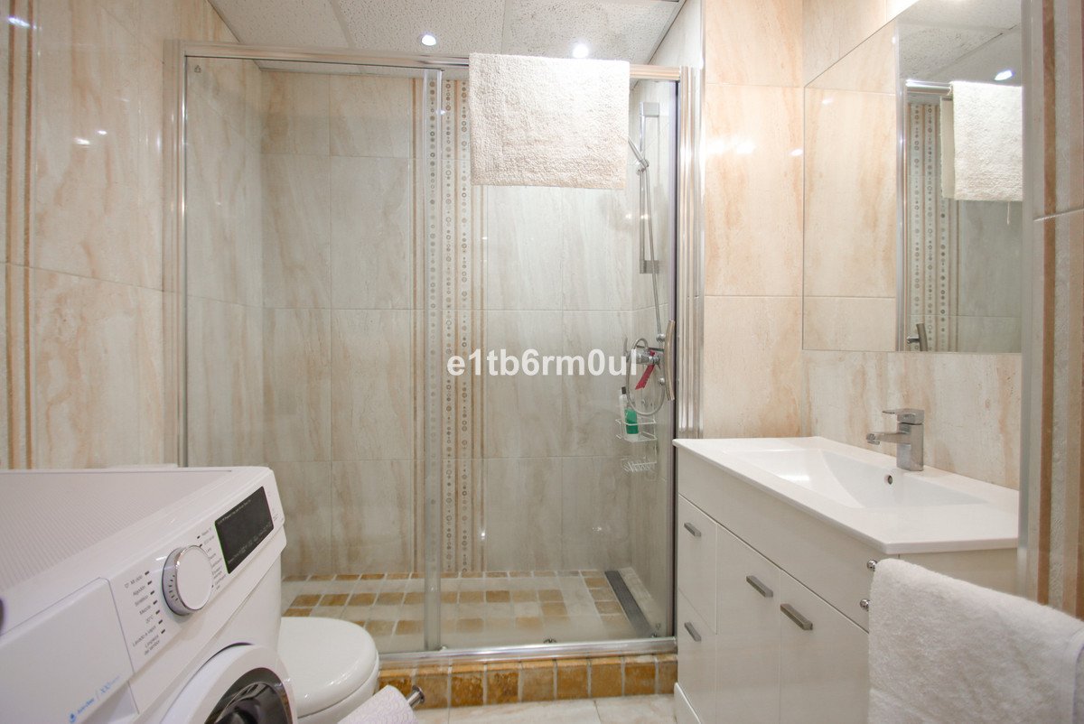 2 Bed Middle Floor Apartment in The Golden Mile