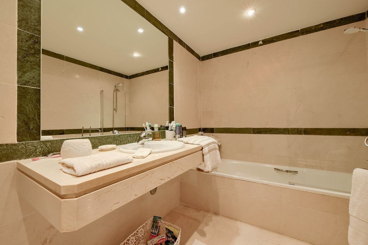 4 Bed Townhouse in Nueva Andalucía