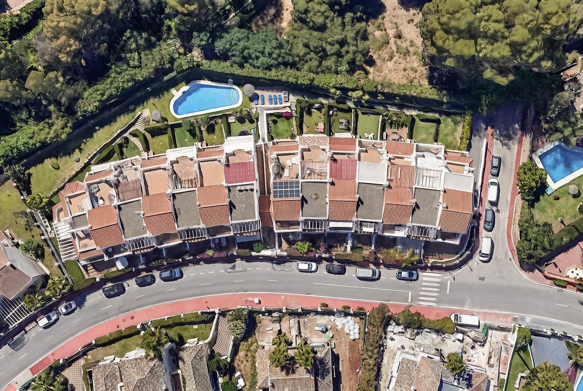 4 Bed Townhouse in Nueva Andalucía