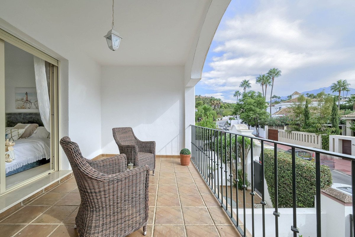4 Bed Townhouse in Nueva Andalucía