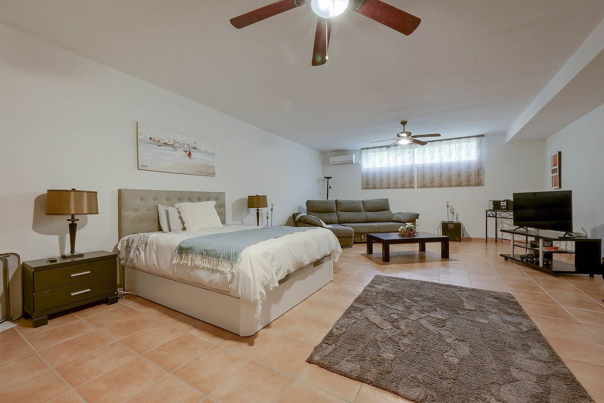 4 Bed Townhouse in Nueva Andalucía