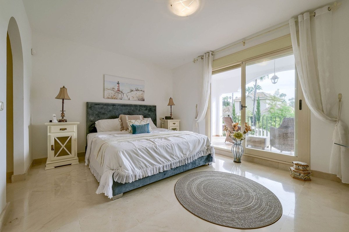 4 Bed Townhouse in Nueva Andalucía