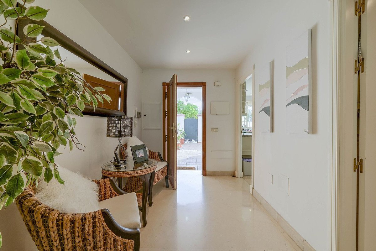 4 Bed Townhouse in Nueva Andalucía